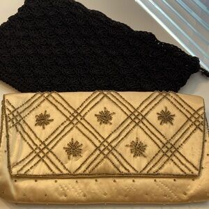 2 vintage purses very good condition